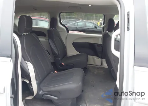 2024 Chrysler Voyager Lx z USA, uszkodzony, nr VIN 2C4RC1CG2RR150966